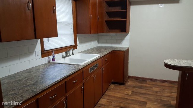 Foto del edificio - 3 br, 1.5 bath House - 424 N Jefferson Ave