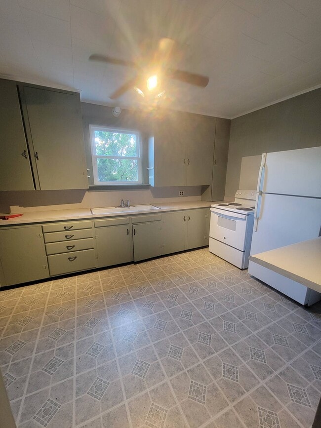 Building Photo - 9218 Andersontown Rd