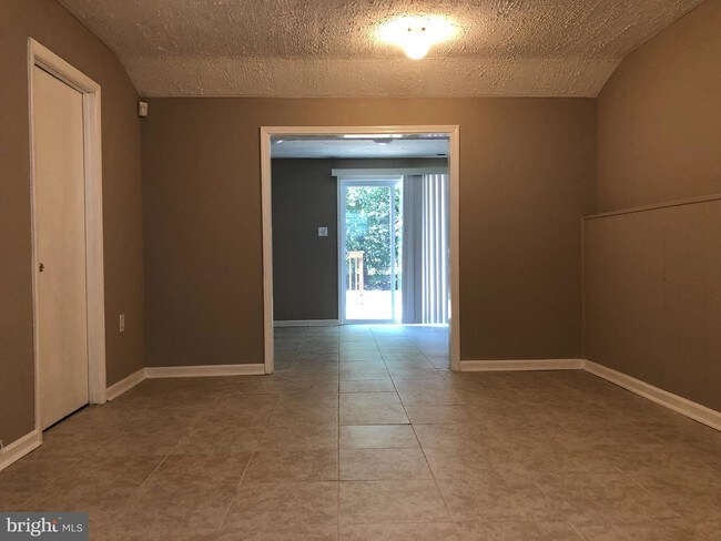 Building Photo - 636 Mt Lubentia Ct E