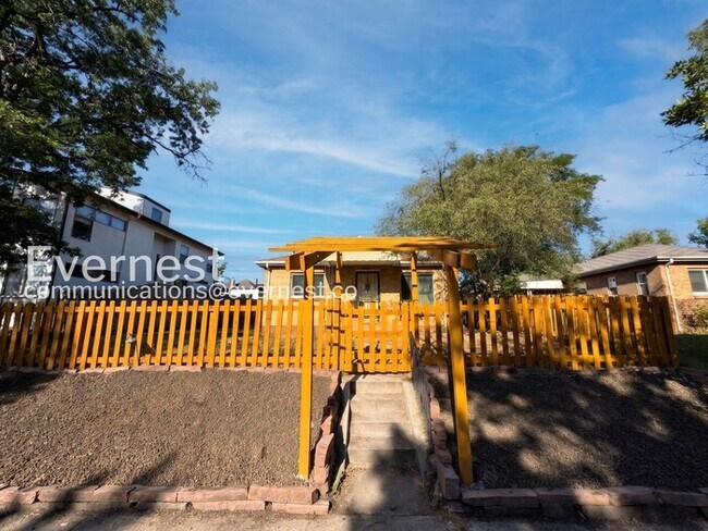 Foto del edificio - 2219 Quitman St