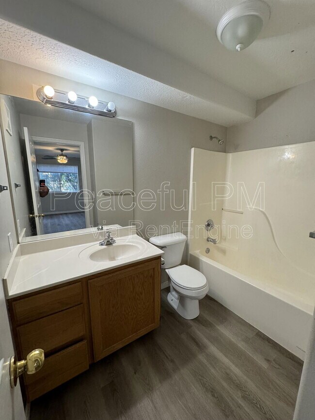 Foto del edificio - 1281 W 1480 N St