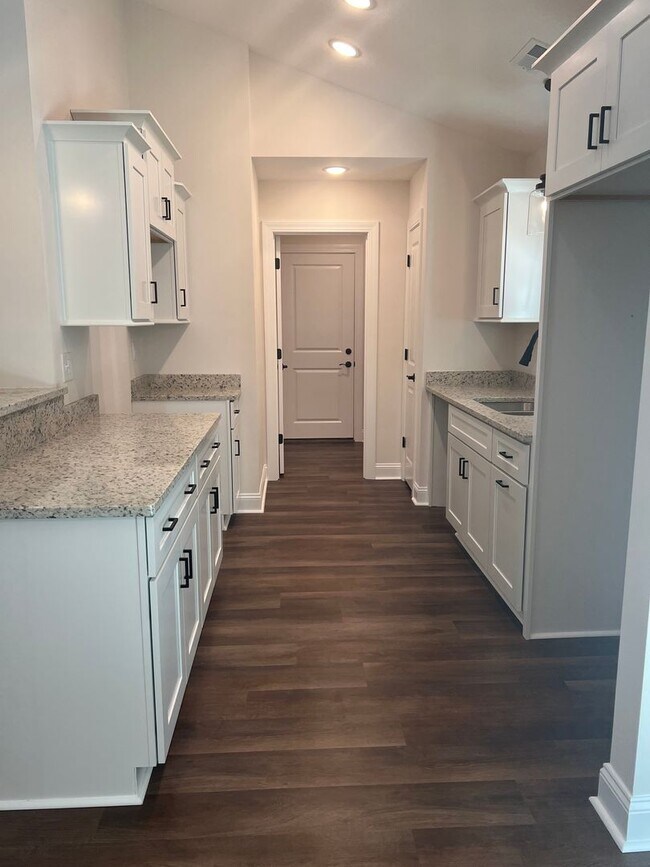 Foto del edificio - ? Your New Home Awaits — Just in Time for ...