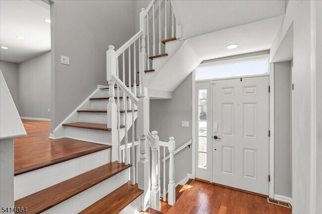 Foto del edificio - 40 Primrose Ln