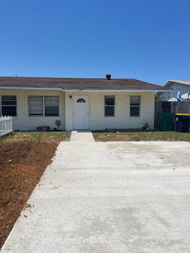 2541 SW 58th Manor, Fort Lauderdale, FL 33312 House Rental in Fort