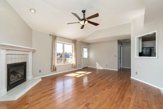 Building Photo - Updated 3-Bed, 2-Bath All-Brick Home for R...