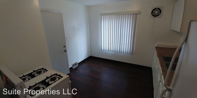 Building Photo - 3839 Waverly St