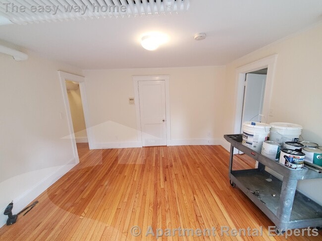 Building Photo - 156-158 Summer St Unit #B2