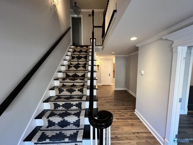 Building Photo - 112 Highland Ridge Dr