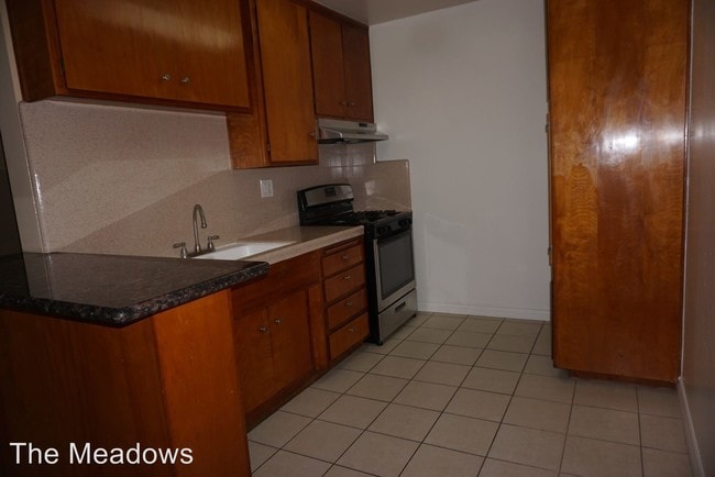 Building Photo - 2616 Greenmeadow Rd