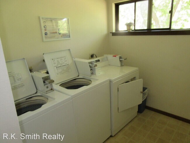 Foto del edificio - 615 Mary Ln