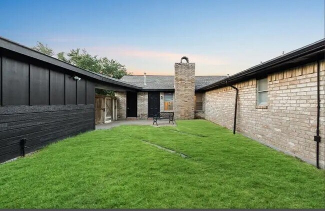 Foto del edificio - 11630 Sagemeadow Ln