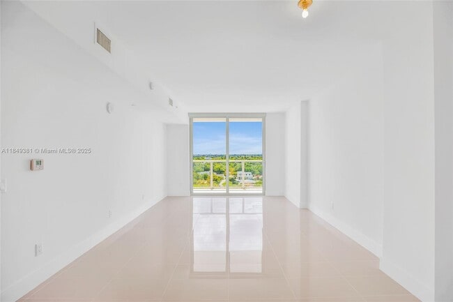 Foto del edificio - 4250 Biscayne Blvd