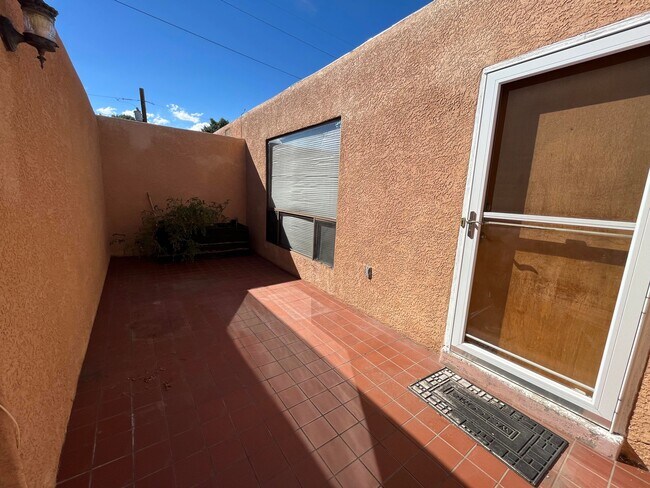 Building Photo - 2817 Cutler Ave NE
