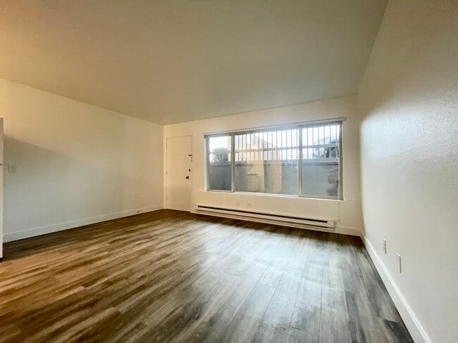 Building Photo - Village Vista Apartments