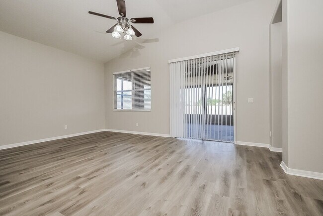 Foto del edificio - 8610 Sandy Plains Dr