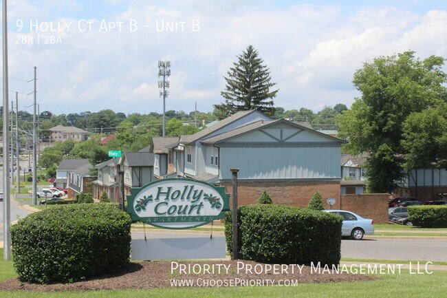 Building Photo - 2 bedroom, 1 .5 bath townhome