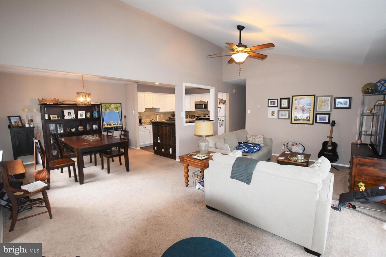 Foto principal - 1808 Raintree Ln
