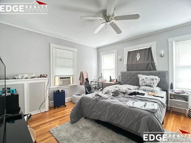 Building Photo - 51 Elmira St