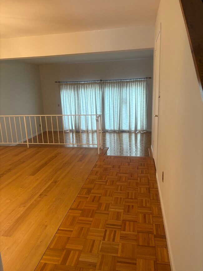 Foto del edificio - 160 Mead Ave