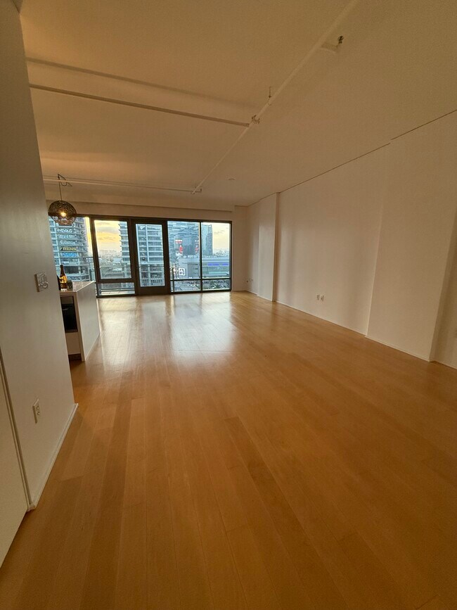 Foto del edificio - 1100 S Hope St