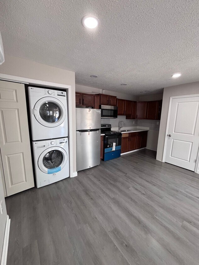 Primary Photo - Newly Renovated 2 Bed 1.5 Bath
