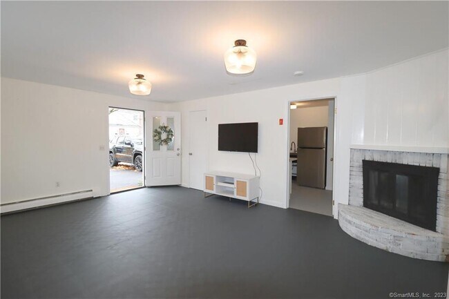 Building Photo - 38 Melrose Ave