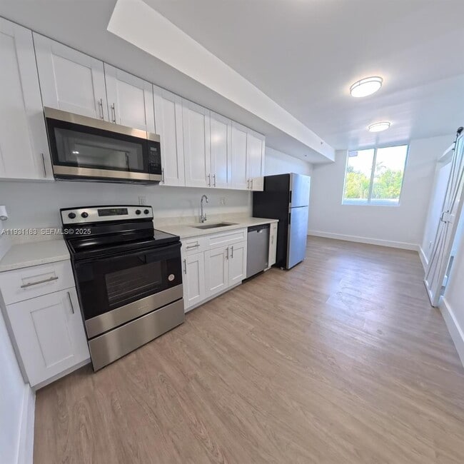 Building Photo - 1620 NW 18th St