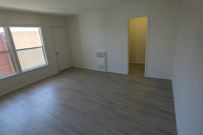 Building Photo - 1210 N Berendo St