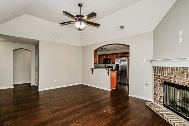 Building Photo - 9439 Darren Cir S