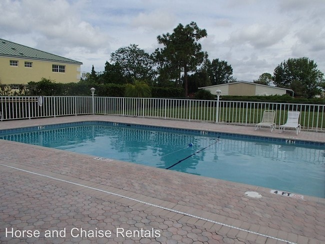 Building Photo - 934 Capri Isles Blvd