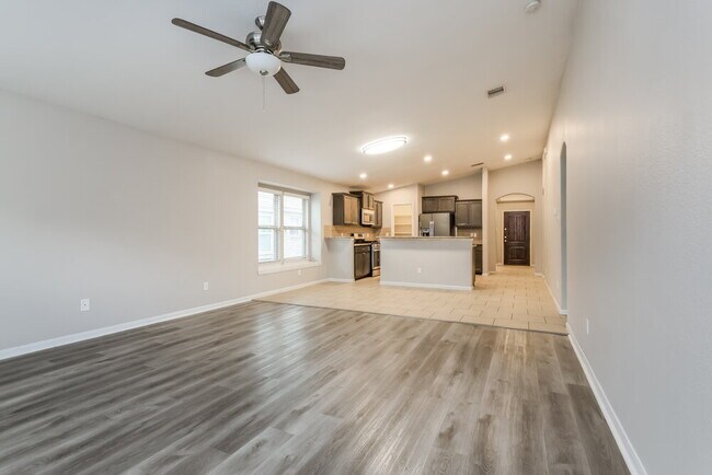 Foto del edificio - 15010 Cave Creek Ct