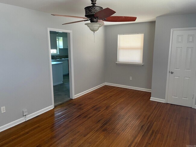 Building Photo - 3902 Mellene Dr