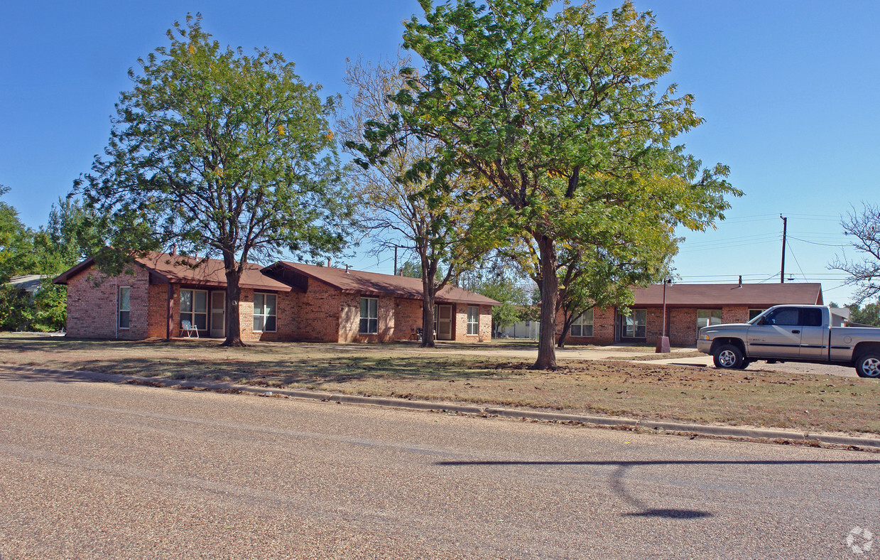Foto principal - 220 W 2nd St
