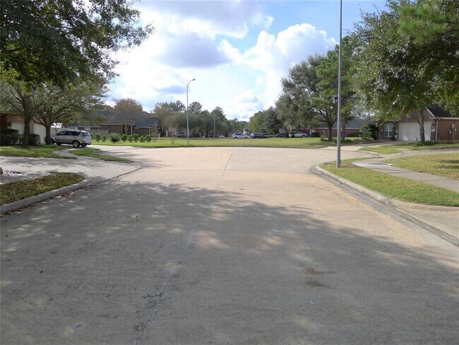 Building Photo - 2835 Falcon Knoll Ln