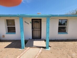 Building Photo - 4423 E Fairmount St