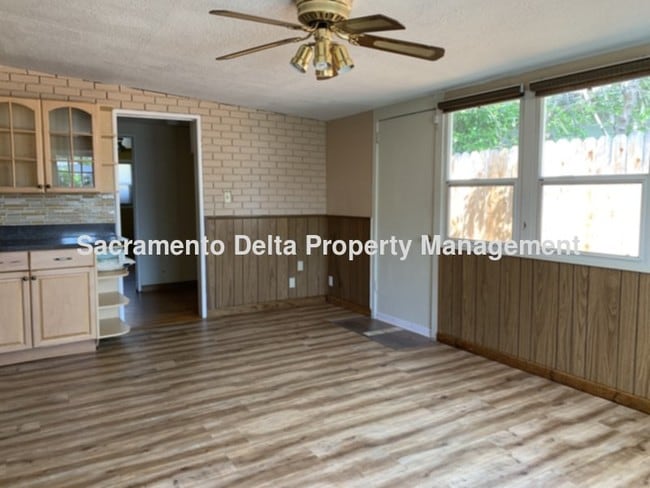 Building Photo - 3112 Hurley Way