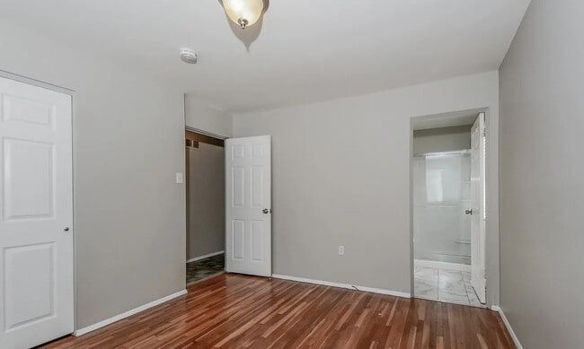 Building Photo - 2680 N Waterford Dr