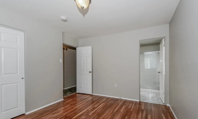 Foto del edificio - 2680 N Waterford Dr