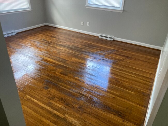 Building Photo - 2039 Nashville Ct