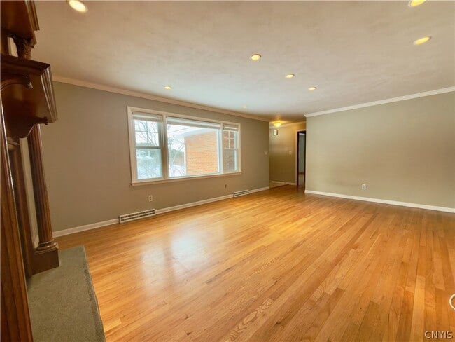 Building Photo - 112 Terrace Cir