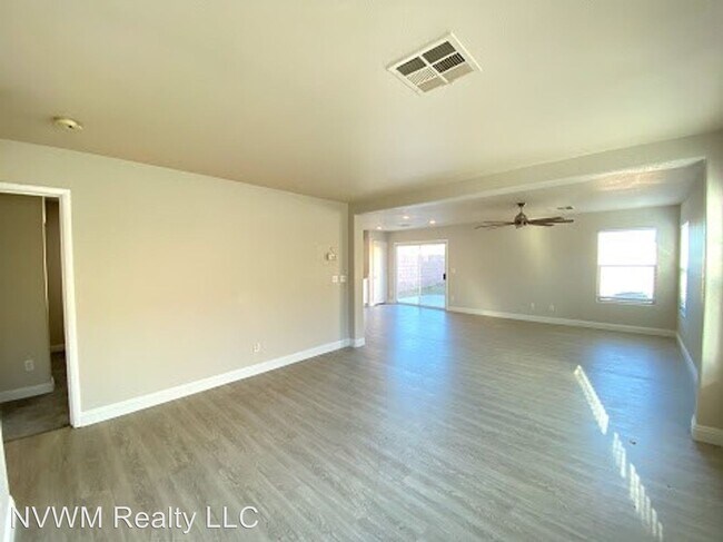 Foto del edificio - 4 br, 2.5 bath House - 524 Bernini St