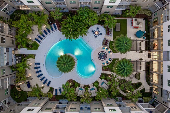 Building Photo - Juno Winter Park