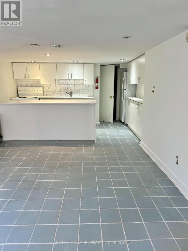 Building Photo - 375 Palmerston Blvd