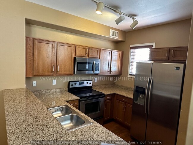 Building Photo - Beautiful Phoenix Townhome for Rent