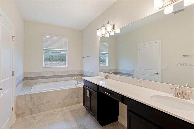 Foto del edificio - 11055 Sweetgum Woods Dr