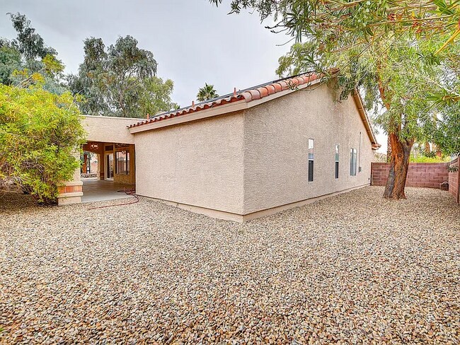Building Photo - 1443 Basin View Cir