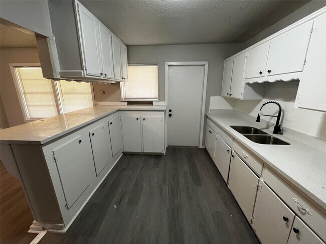 Building Photo - 5727 Doolittle Blvd