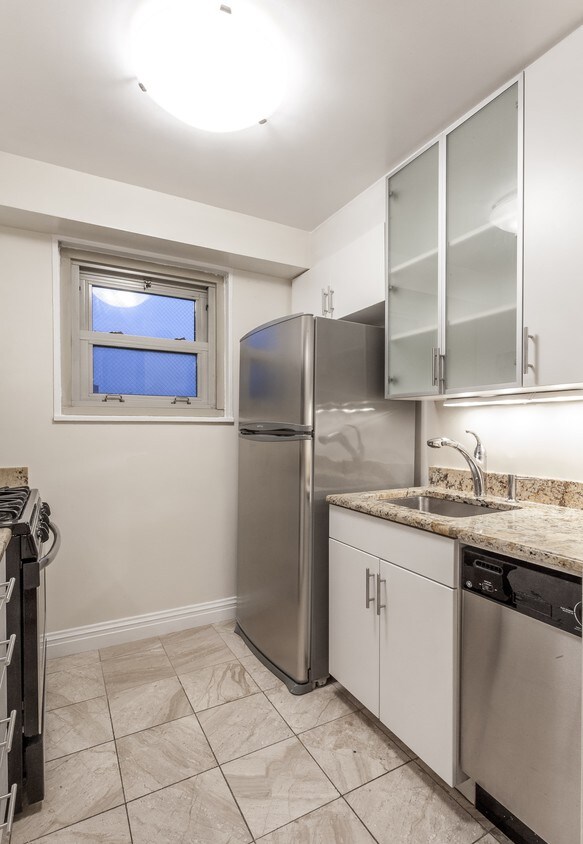Primary Photo - 55 E 14th St