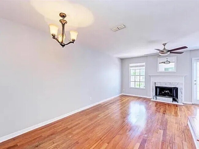Foto del edificio - 502 S Willow Ave