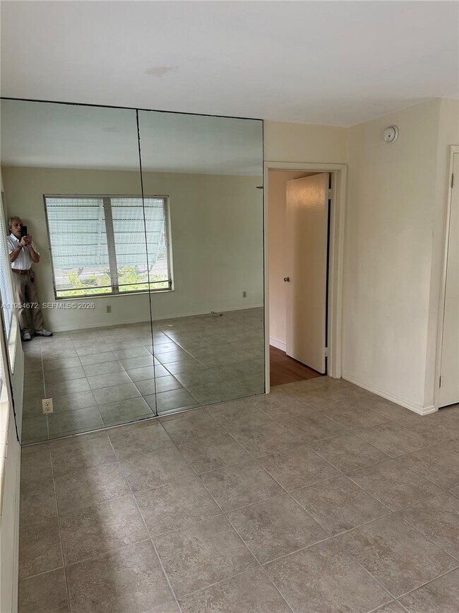 Foto del edificio - 2301 NE 2nd St